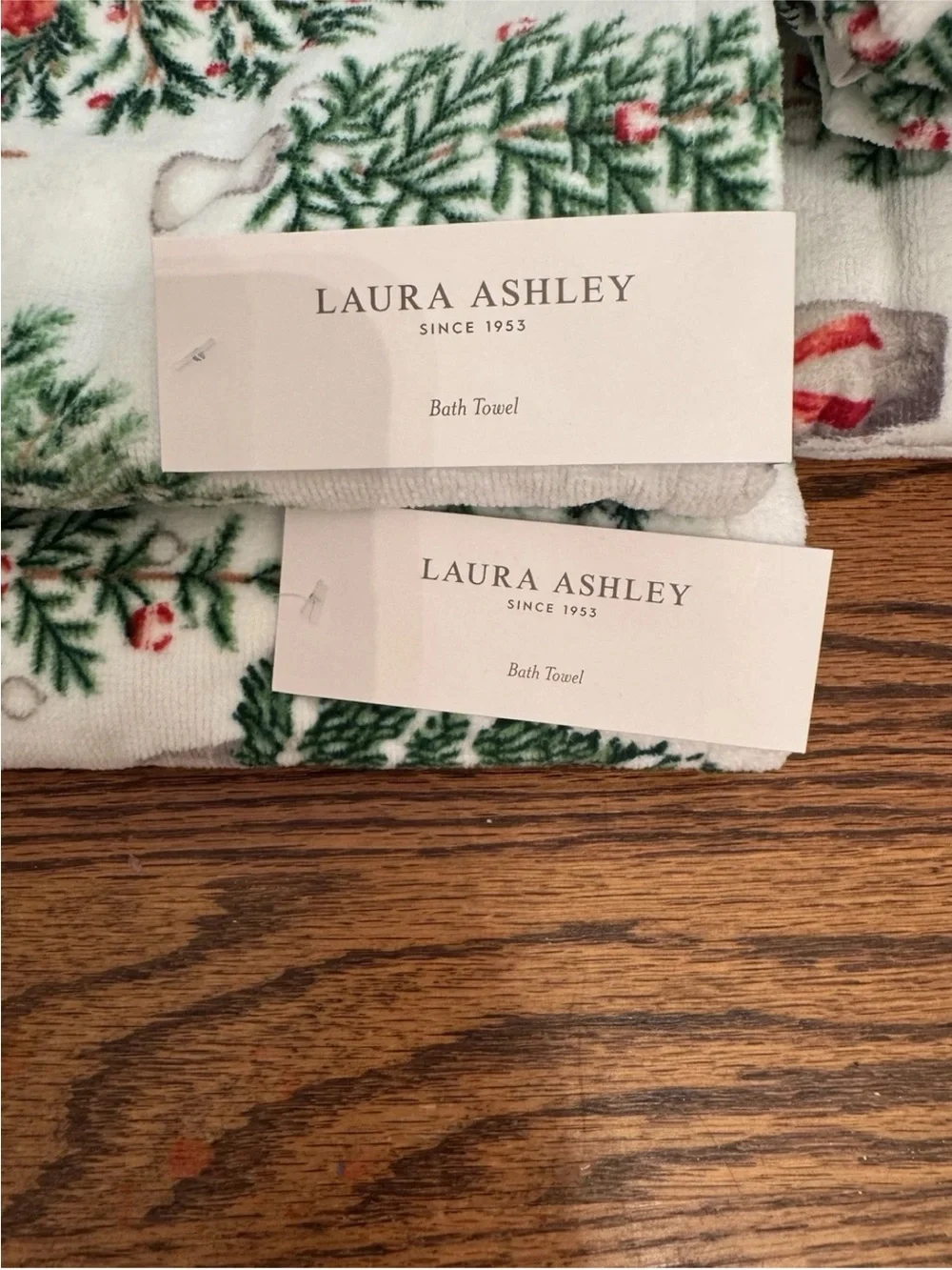 Laura Ashley Christmas Towel Set - 2 Bath Towels & 2 Hand Towels 100% Cotton